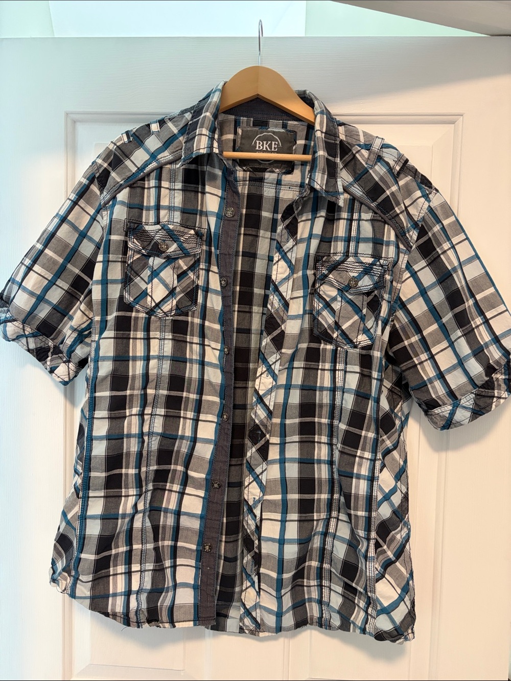 BKE Men's Black, White & Blue Plaid Short-Sleeve Button-Down Size XL Ath Fit